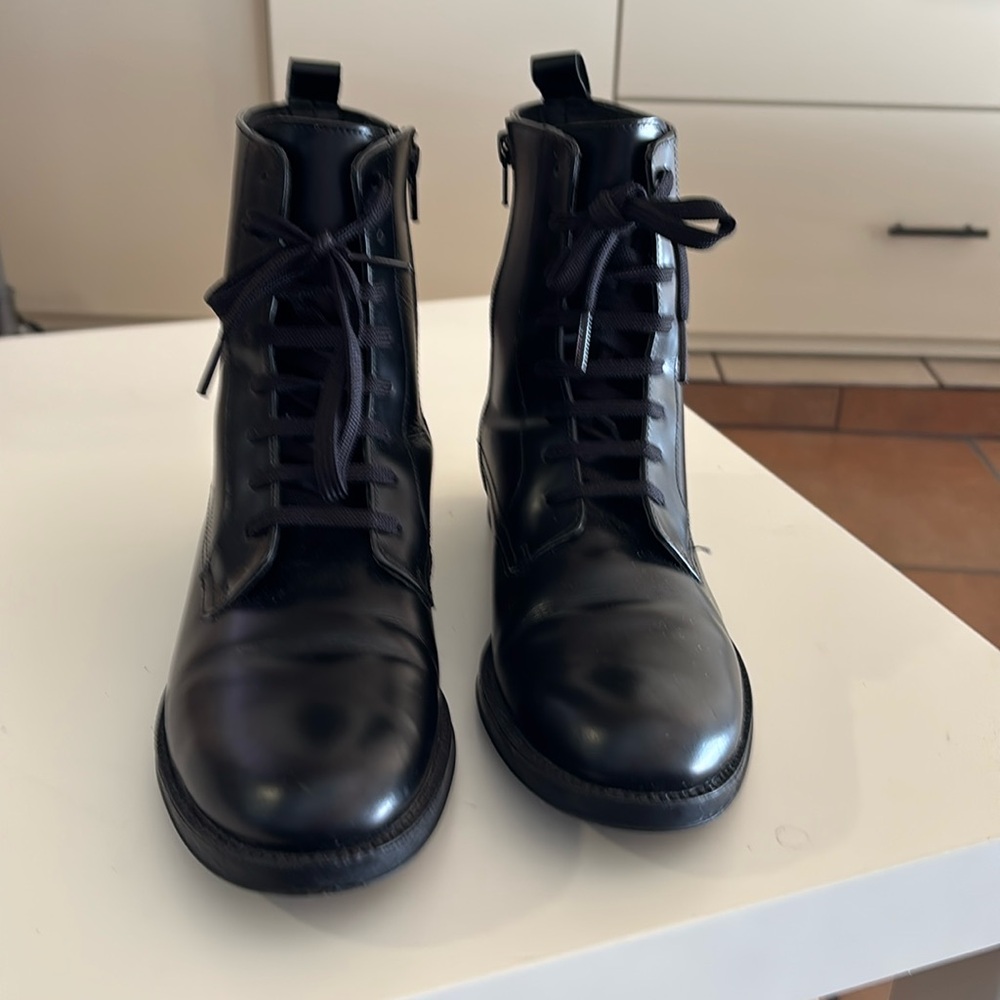 Brand new aerosole boots black leather upper side zipper